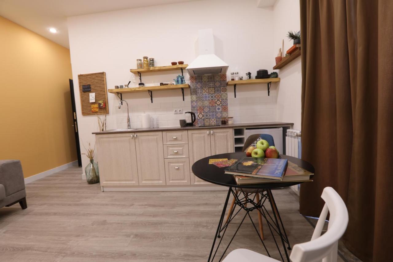 Hotelise I Blue-Poppy Apartment Ереван Экстерьер фото