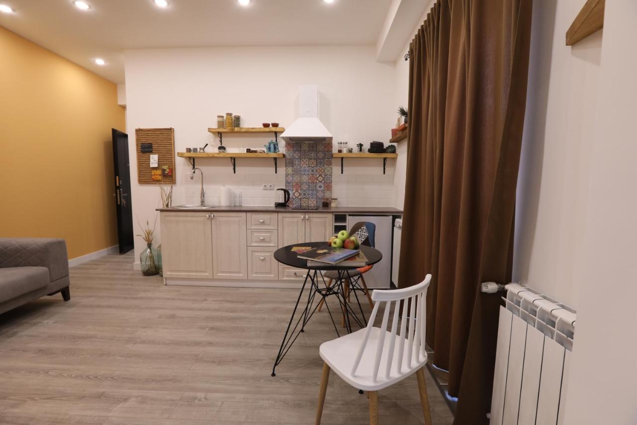 Hotelise I Blue-Poppy Apartment Ереван Экстерьер фото