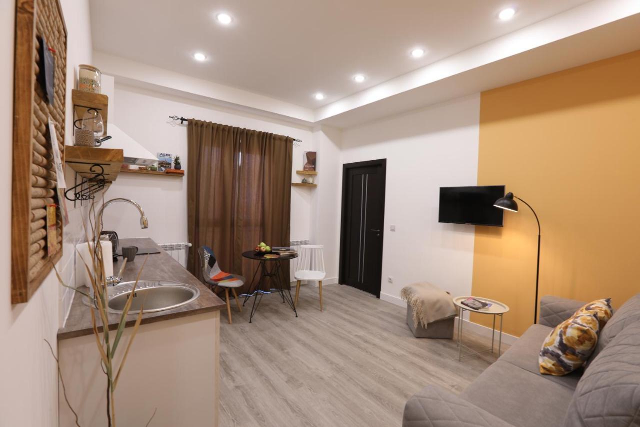 Hotelise I Blue-Poppy Apartment Ереван Экстерьер фото
