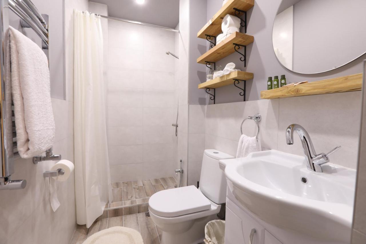 Hotelise I Blue-Poppy Apartment Ереван Экстерьер фото